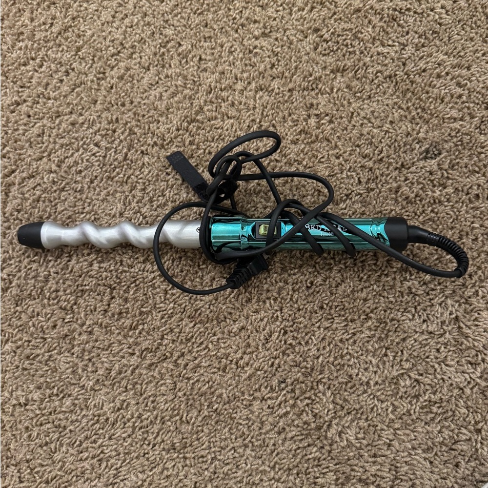 BedHead Curlipops Spiral Curling Wand - Teal and Silver
